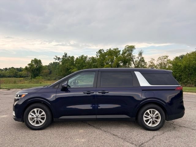 New 2024 Kia Carnival LX FWD image 2