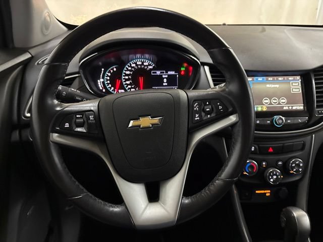 Used 2019 Chevrolet Trax LT w/ Sun & Sound Package AWD/4WD image 41