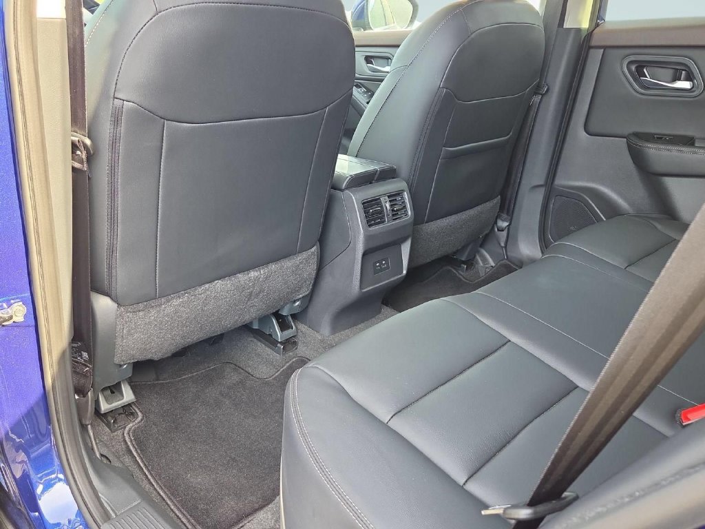 Used 2023 Nissan Rogue SL AWD/4WD image 24