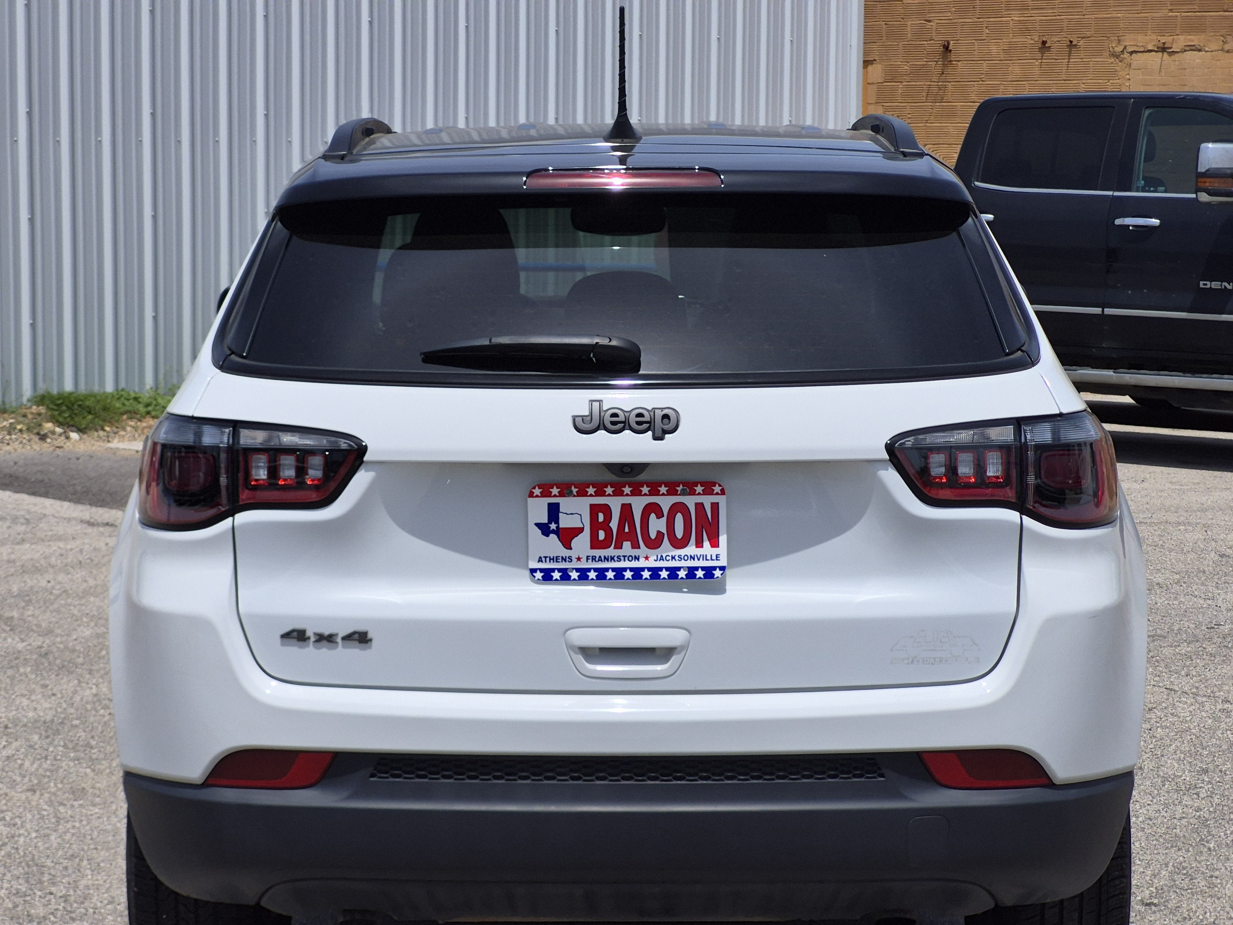 Used 2024 Jeep Compass Latitude w/ Convenience Group AWD/4WD image 5