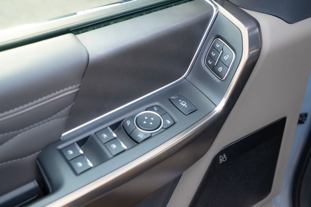 Used 2025 Ford F450 Platinum w/ Platinum Plus Package image 19