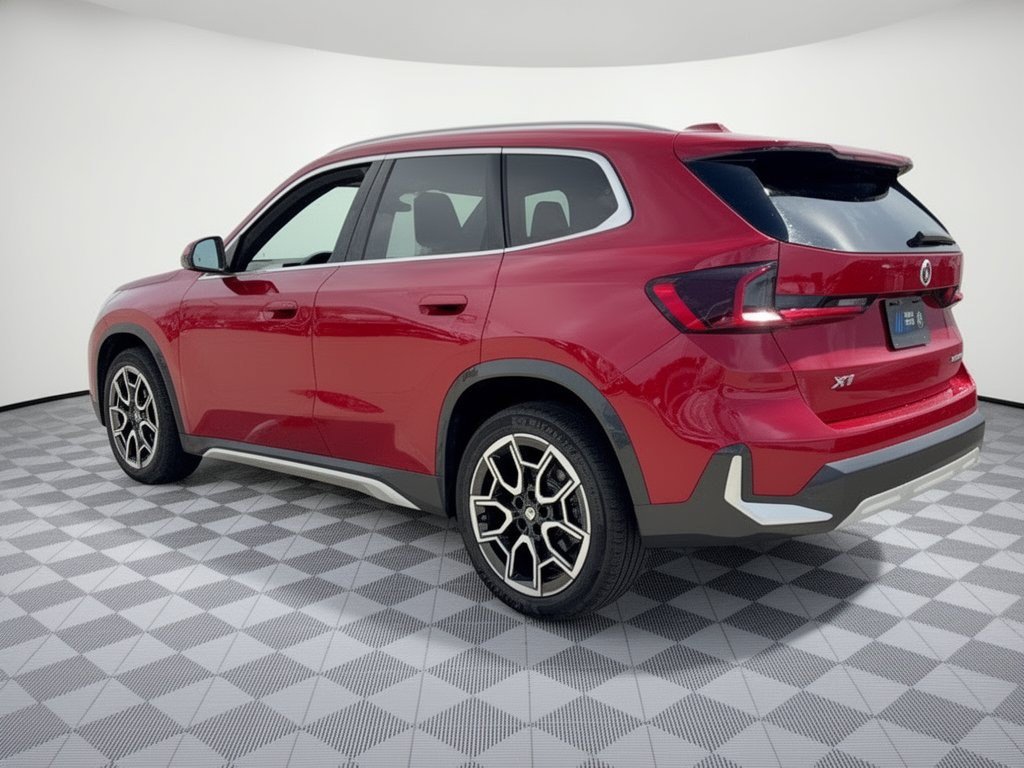 Used 2026 BMW X1 xDrive28i AWD/4WD image 3