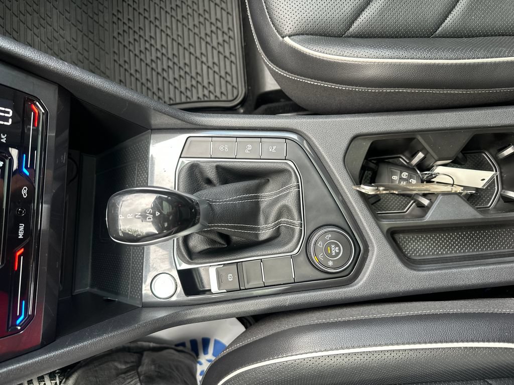 Certified 2022 Volkswagen Tiguan SEL R-Line AWD/4WD image 17