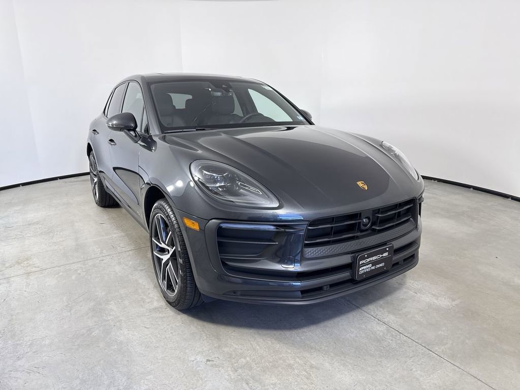 Certified 2025 Porsche Macan image 9