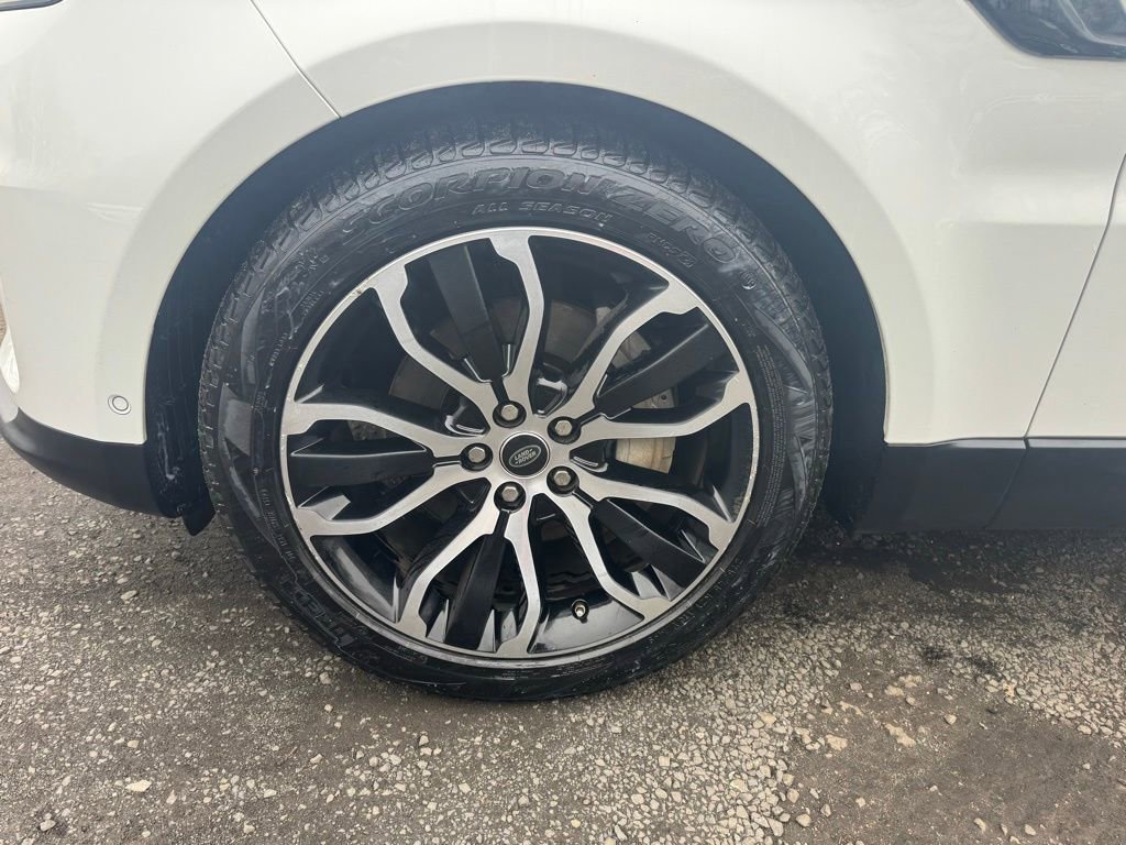 Used 2020 Land Rover Range Rover Sport SE image 21