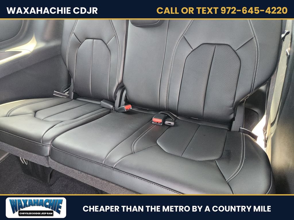 New 2027 Chrysler Pacifica Select FWD image 23