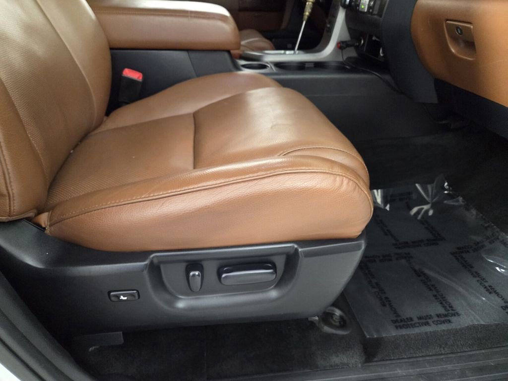 Used 2015 Toyota Sequoia Platinum image 35
