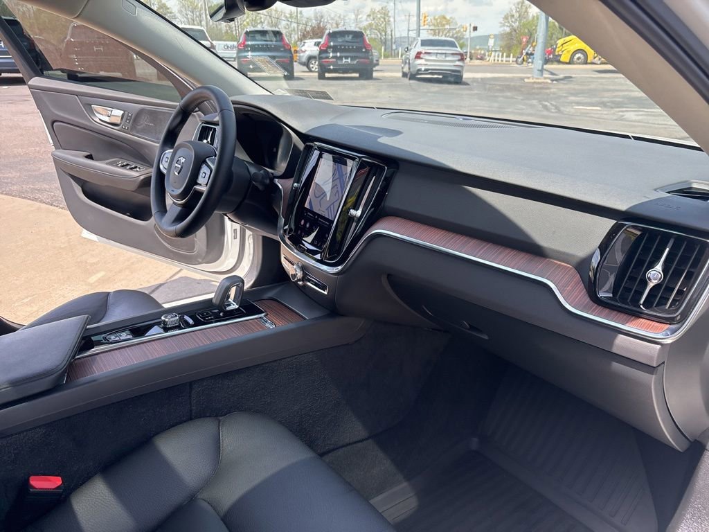 Certified 2024 Volvo S60 B5 Plus w/ Climate Package AWD/4WD image 41