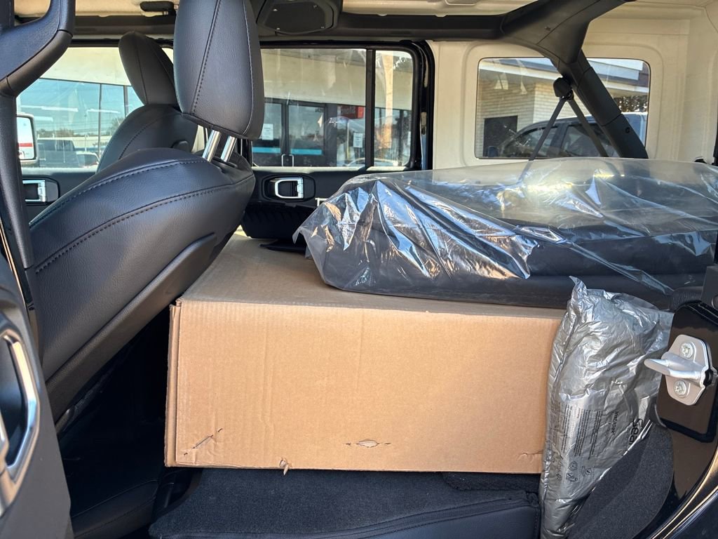 New 2025 Jeep Wrangler Sahara image 25