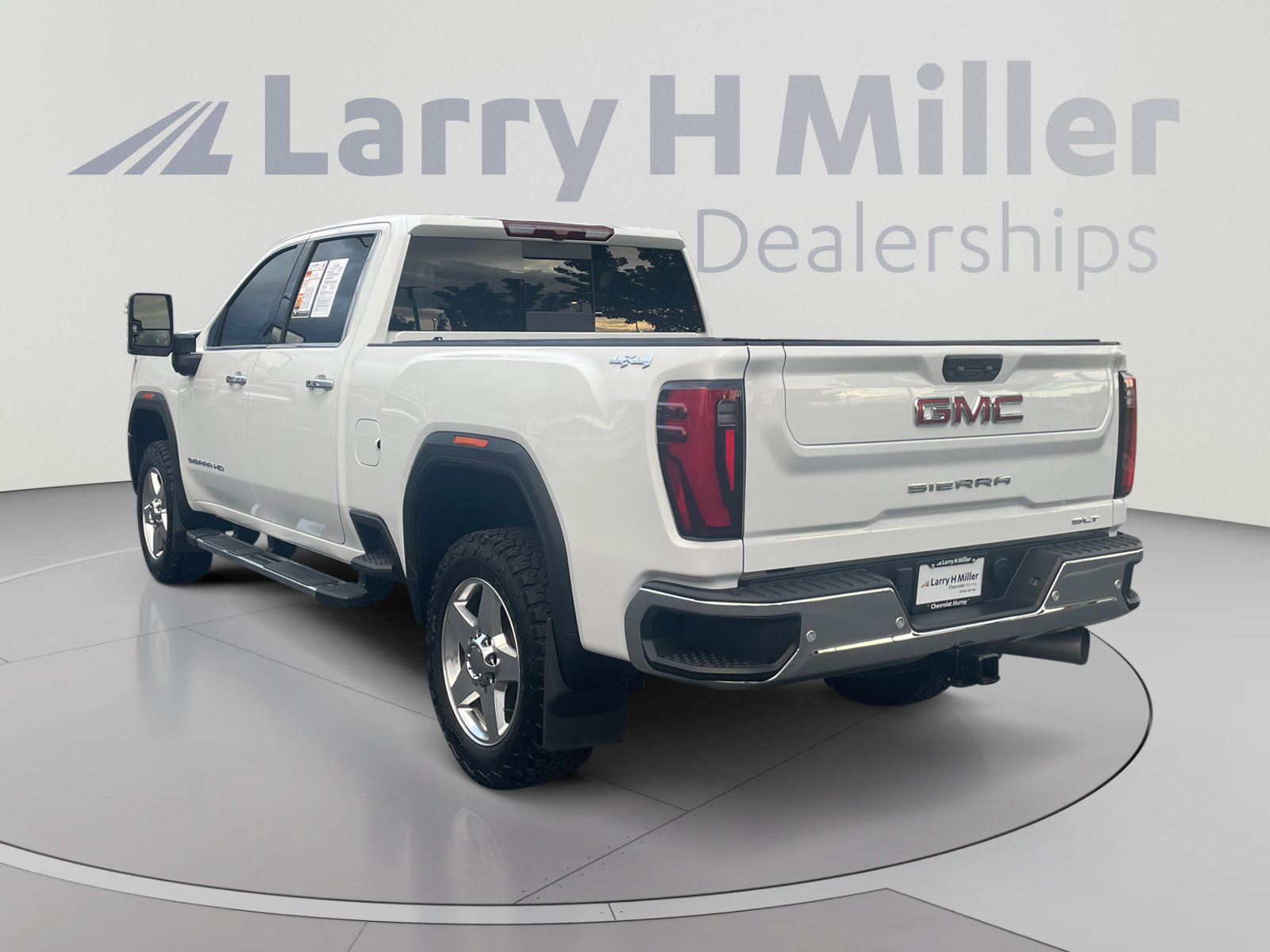 Used 2024 GMC Sierra 3500 SLT w/ SLT Convenience Package AWD/4WD image 3