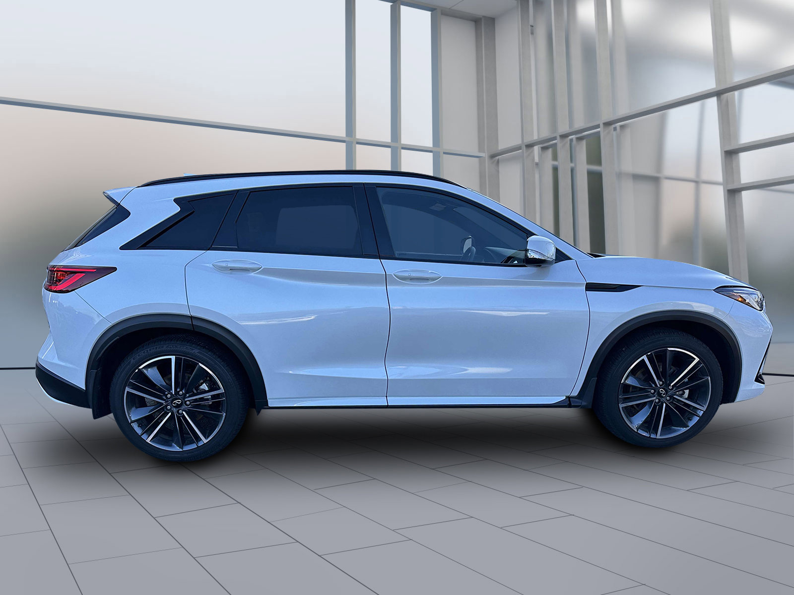 Used 2025 INFINITI QX50 Sport image 4