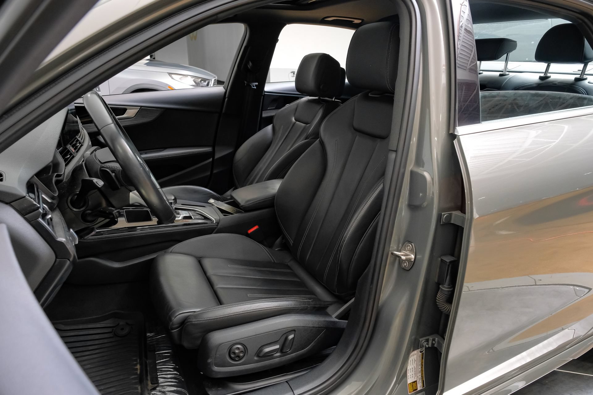 Used 2023 Audi A4 2.0T Premium Plus w/ Premium Plus Package AWD/4WD image 35