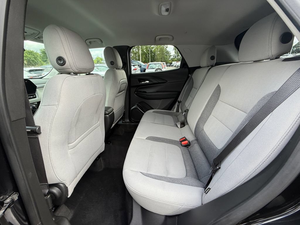 Used 2025 Chevrolet TrailBlazer LT AWD/4WD image 23