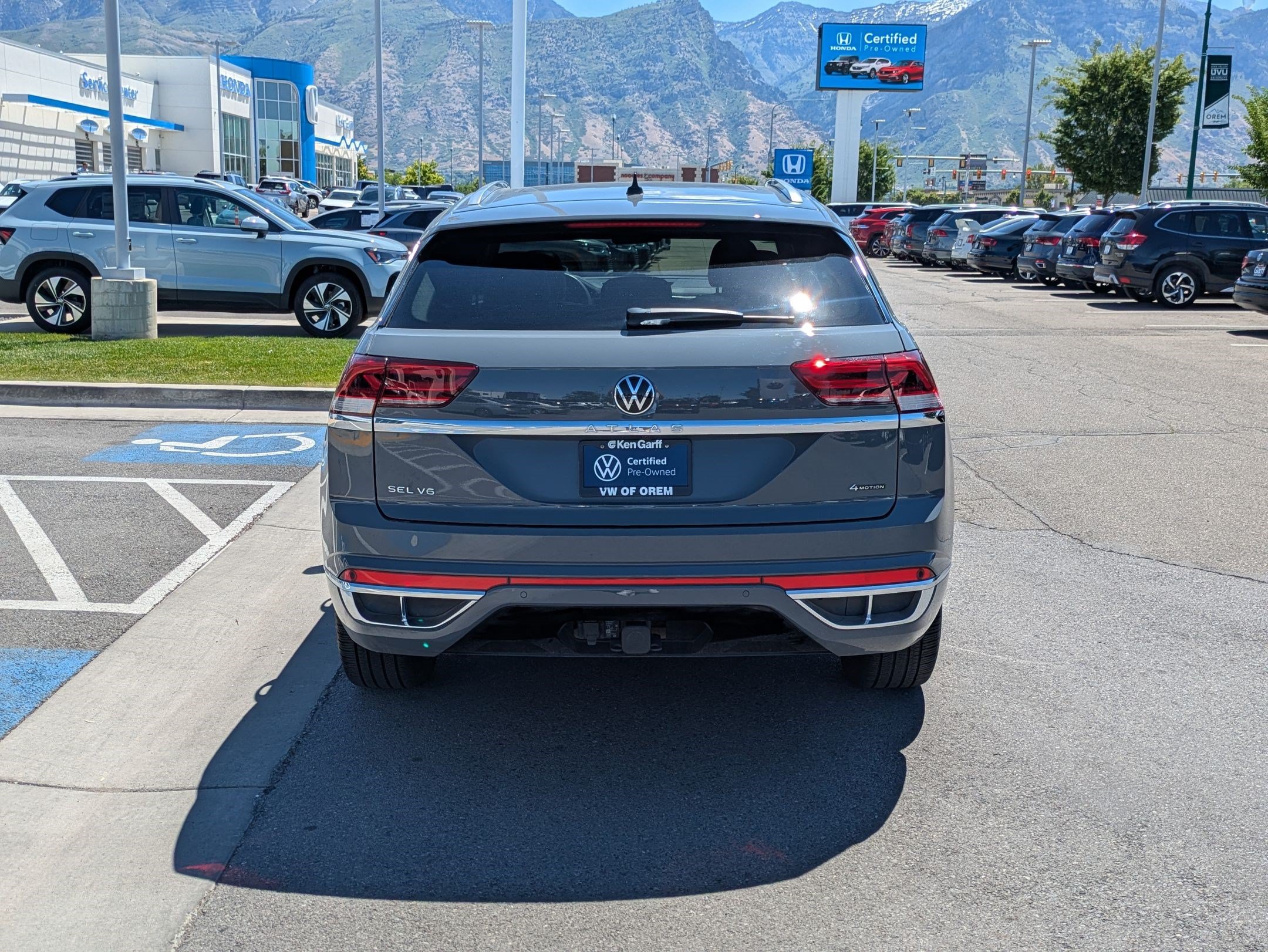 Used 2023 Volkswagen Atlas Cross Sport SEL Premium R-Line AWD/4WD image 7
