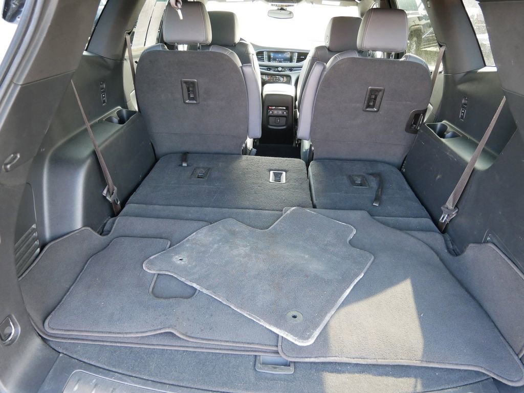 Used 2023 Buick Enclave Essence image 10