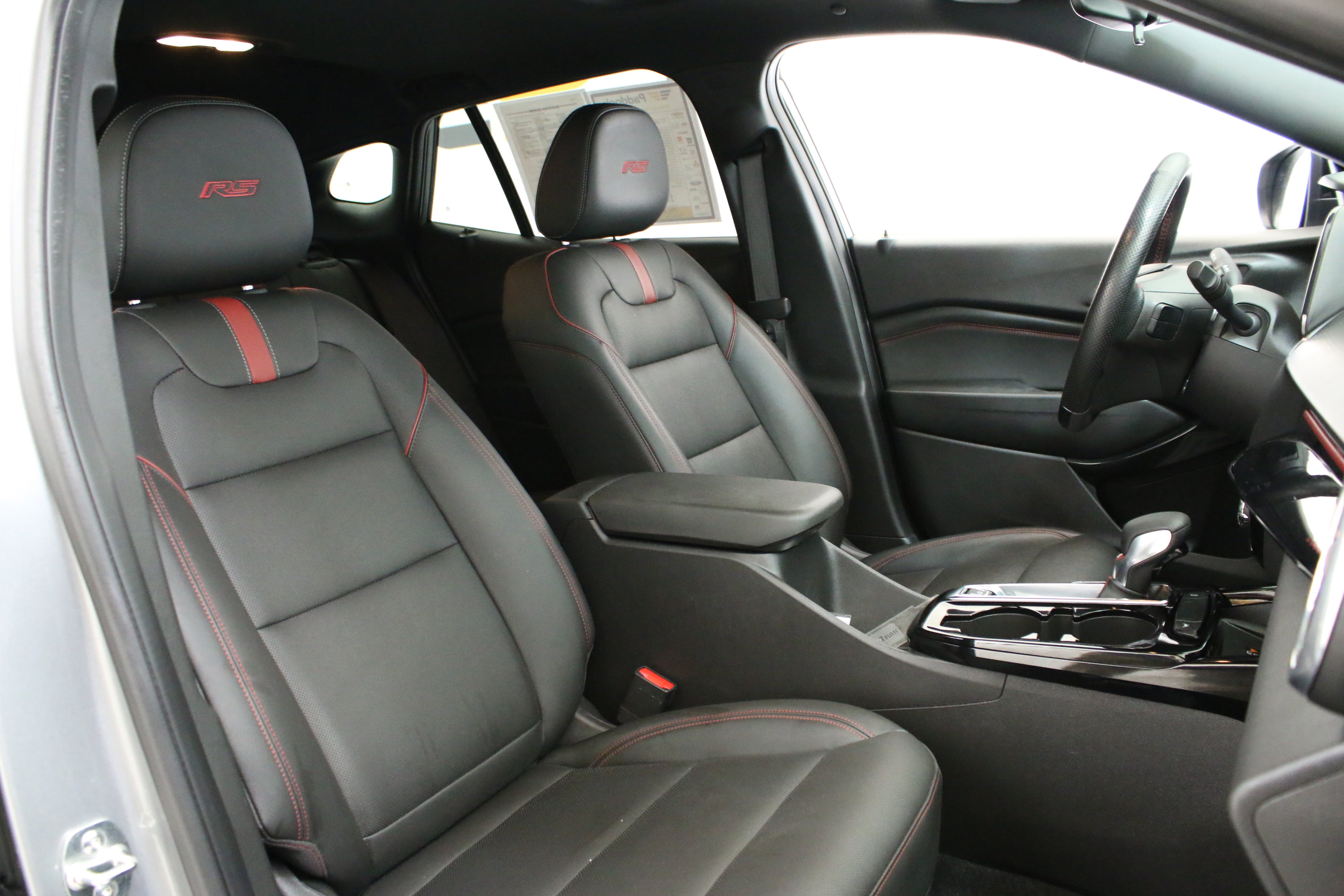 Used 2024 Chevrolet Trax RS w/ Sunroof Package FWD image 33