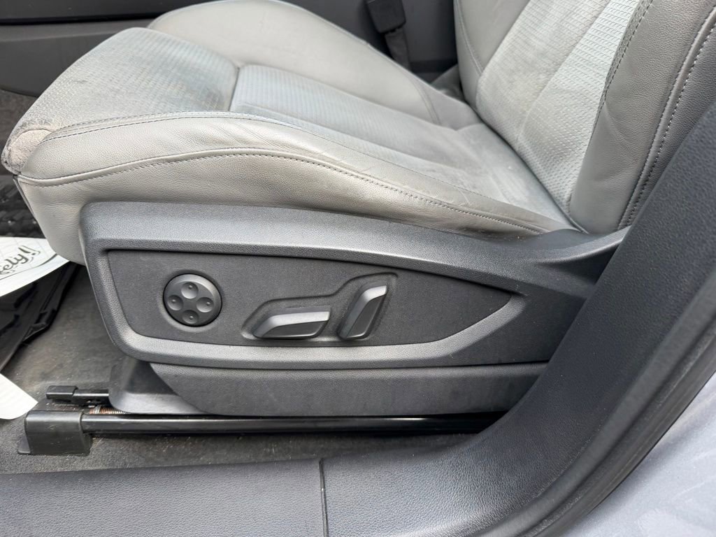 Used 2022 Audi SQ5 Premium w/ Convenience Package image 12