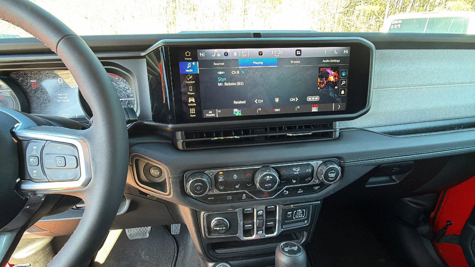 Used 2025 Jeep Wrangler Sahara 4xe w/ Safety Group image 30