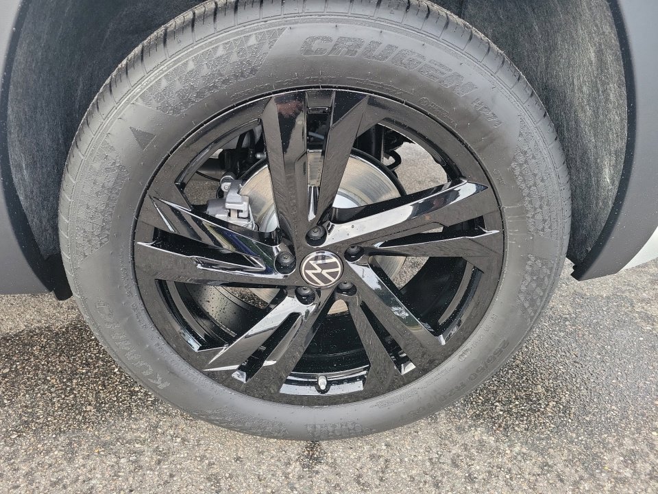 New 2026 Volkswagen Atlas Cross Sport SEL R-Line image 23