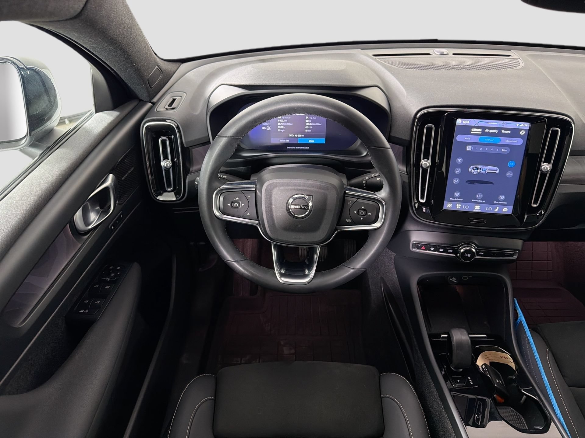 Certified 2023 Volvo C40 P8 Recharge Ultimate w/ Protection Package Premier AWD/4WD image 23