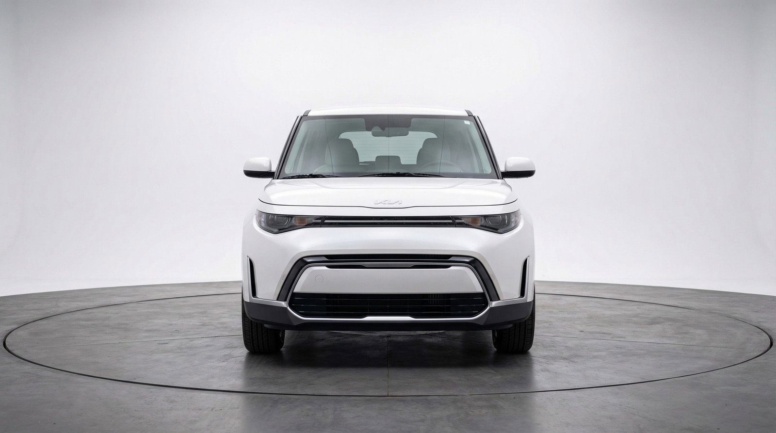 Used 2025 Kia Soul LX w/ LX Technology Package FWD image 2