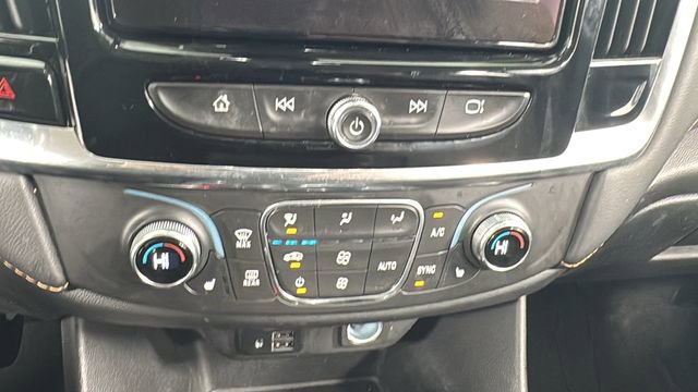 Used 2021 Chevrolet Traverse RS image 30