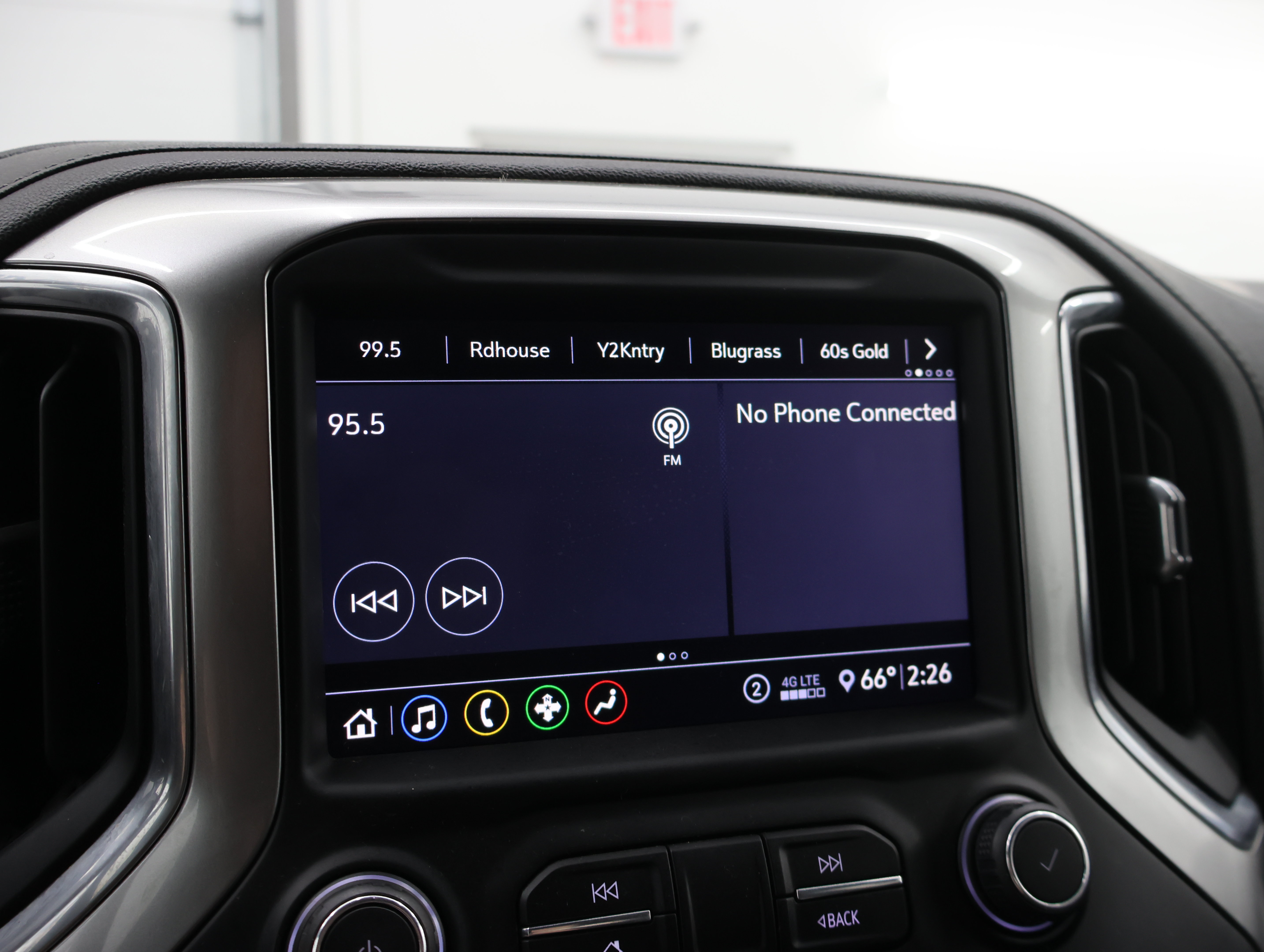 Used 2020 Chevrolet Silverado 1500 LT Trail Boss AWD/4WD image 51