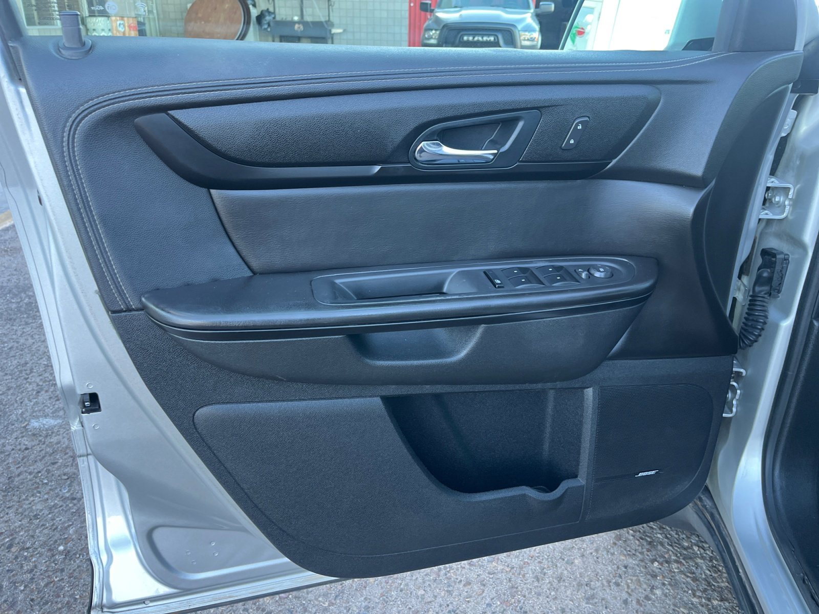 Used 2017 Chevrolet Traverse LT image 13