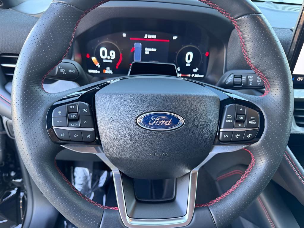 Used 2025 Ford Explorer ST-Line w/ ST-Line Street Pack AWD/4WD image 13