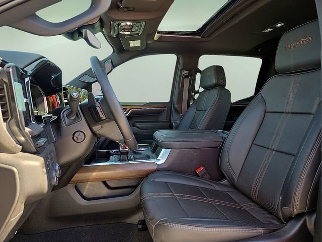 Certified 2024 Chevrolet Silverado 1500 High Country w/ Technology Package AWD/4WD image 17