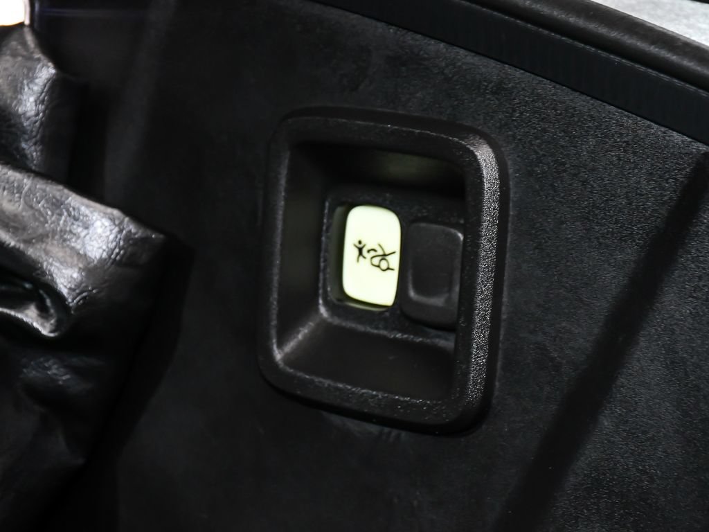 Used 2025 GMC Hummer EV 2X w/ LPO, Cargo Utility Package AWD/4WD image 65