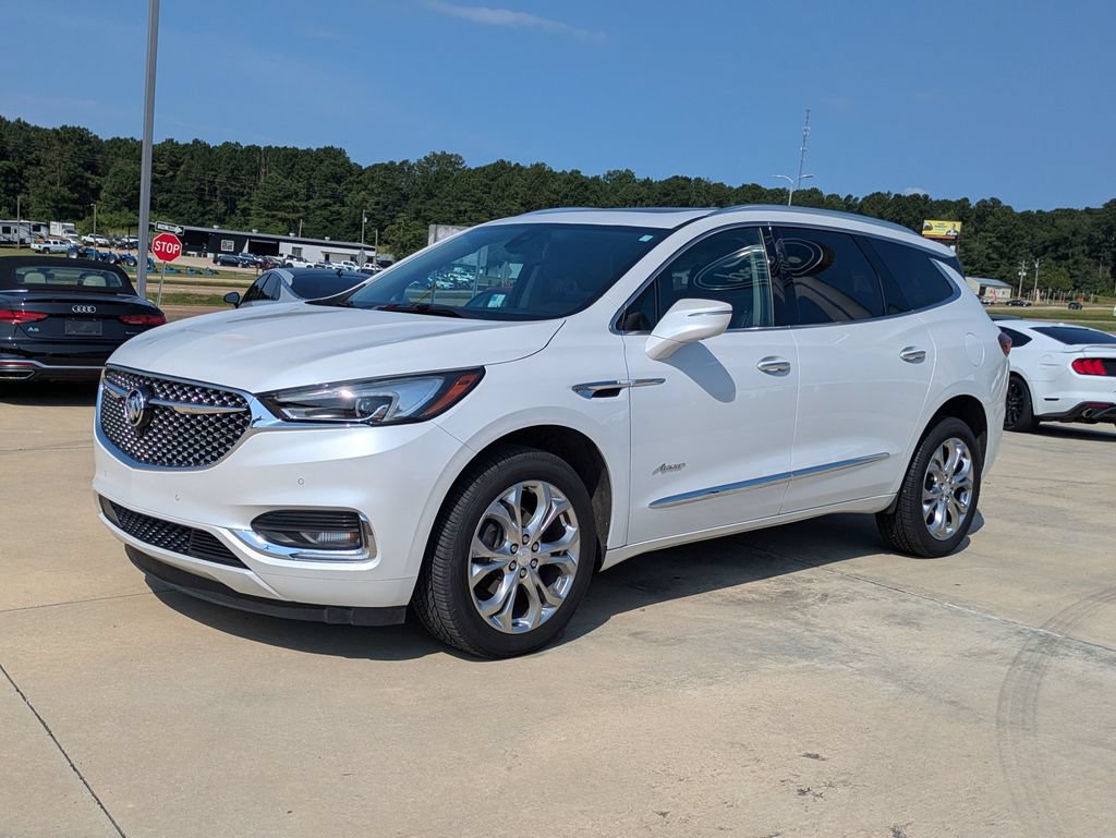 Used 2020 Buick Enclave Avenir w/ Avenir Technology Package FWD image 4