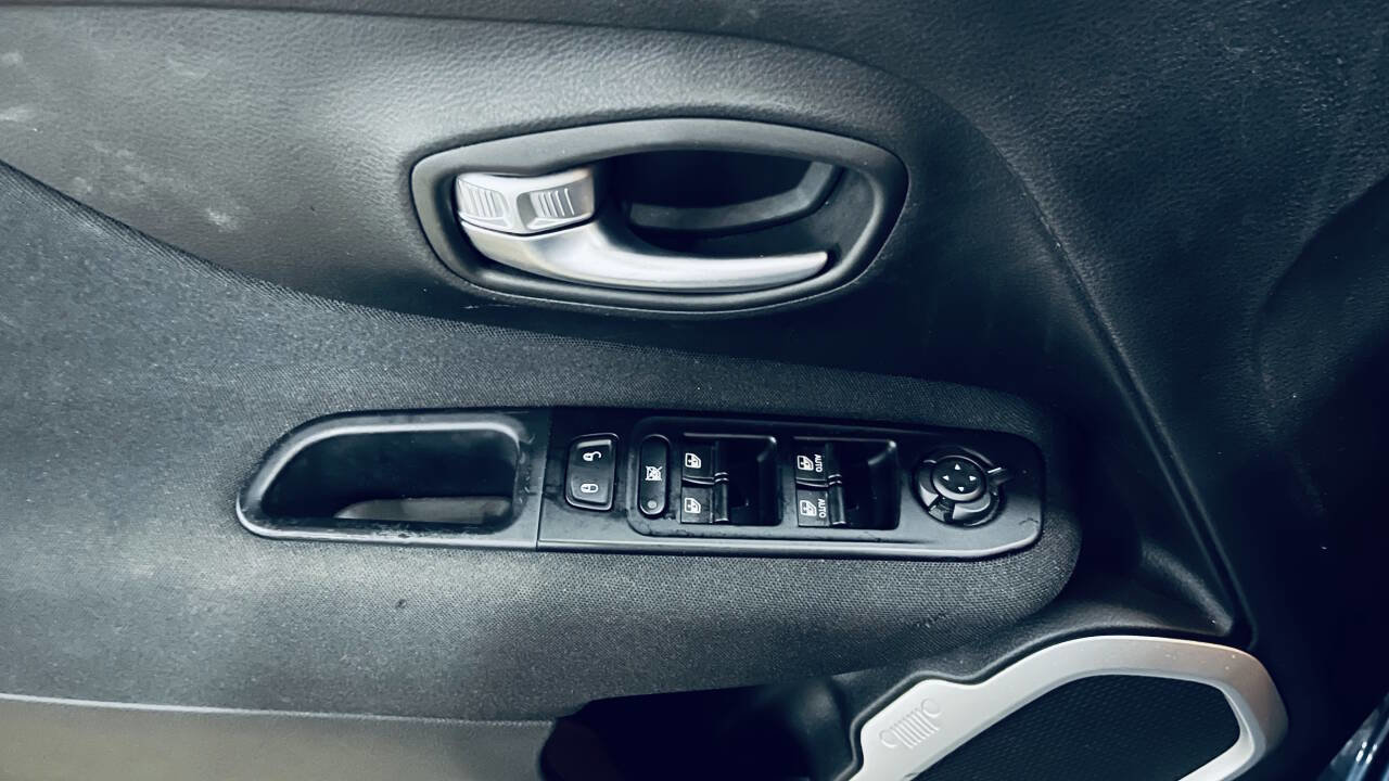 Used 2020 Jeep Renegade Sport w/ UConnect 7.0 Group FWD image 32