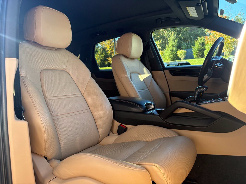 Certified 2020 Porsche Cayenne S AWD/4WD image 21