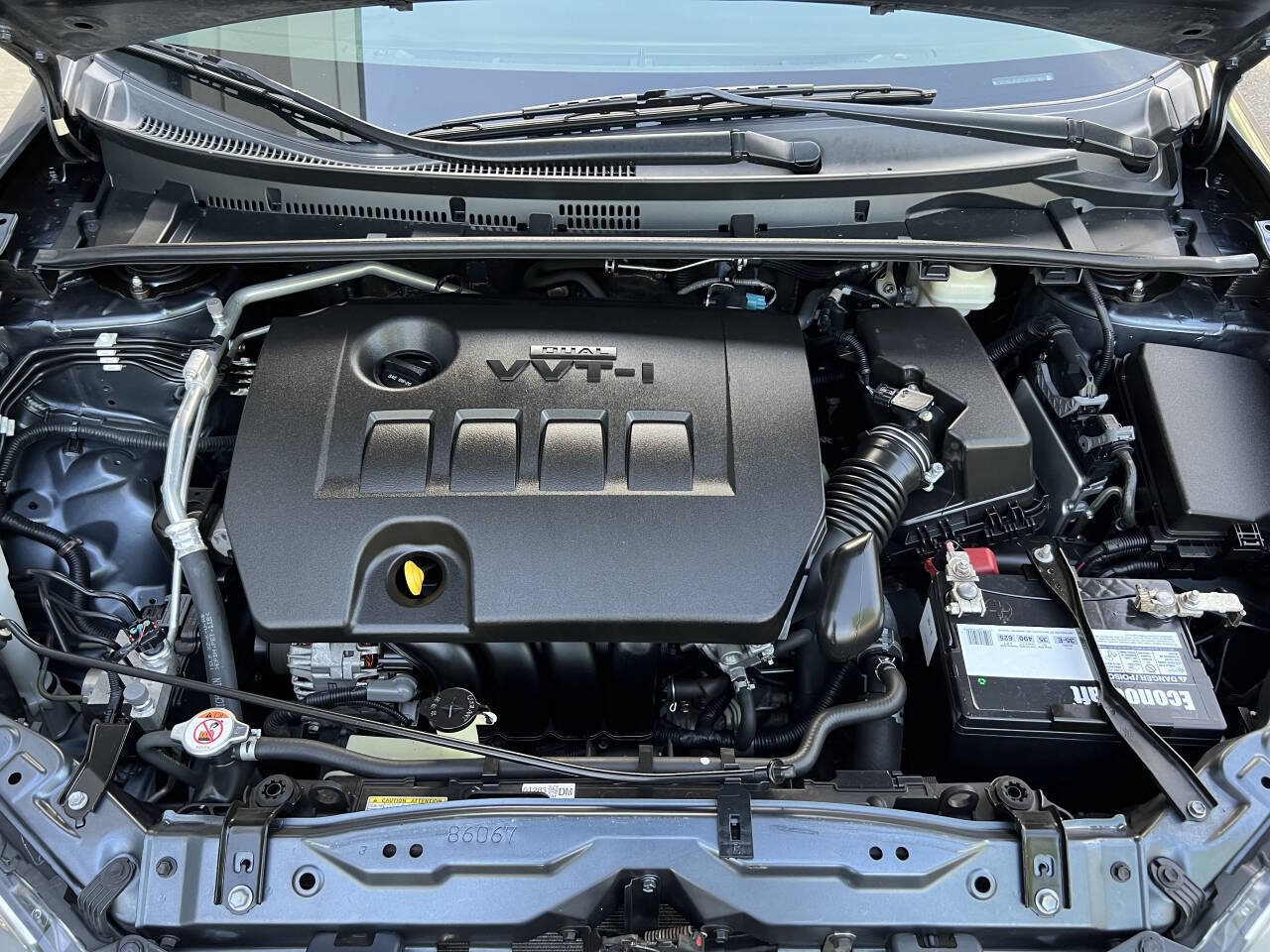 Used 2018 Toyota Corolla LE w/ LE Premium Package FWD image 18