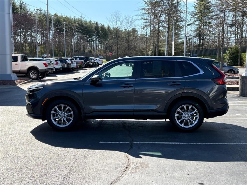 Used 2023 Honda CR-V EX image 3