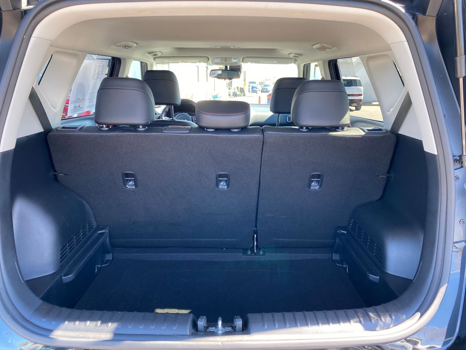 Used 2023 Kia Soul GT-Line image 33