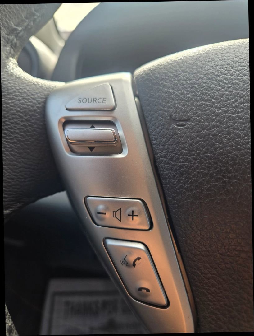 Used 2014 Nissan Versa Note SV w/ Sport Value Package image 22