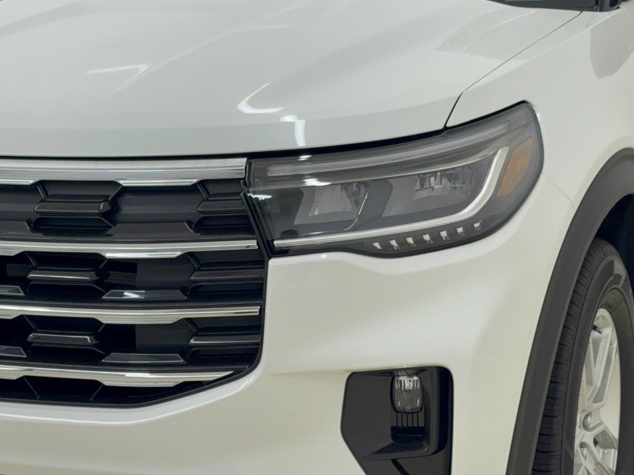 New 2027 Ford Explorer Active w/ Active Comfort Package RWD image 12
