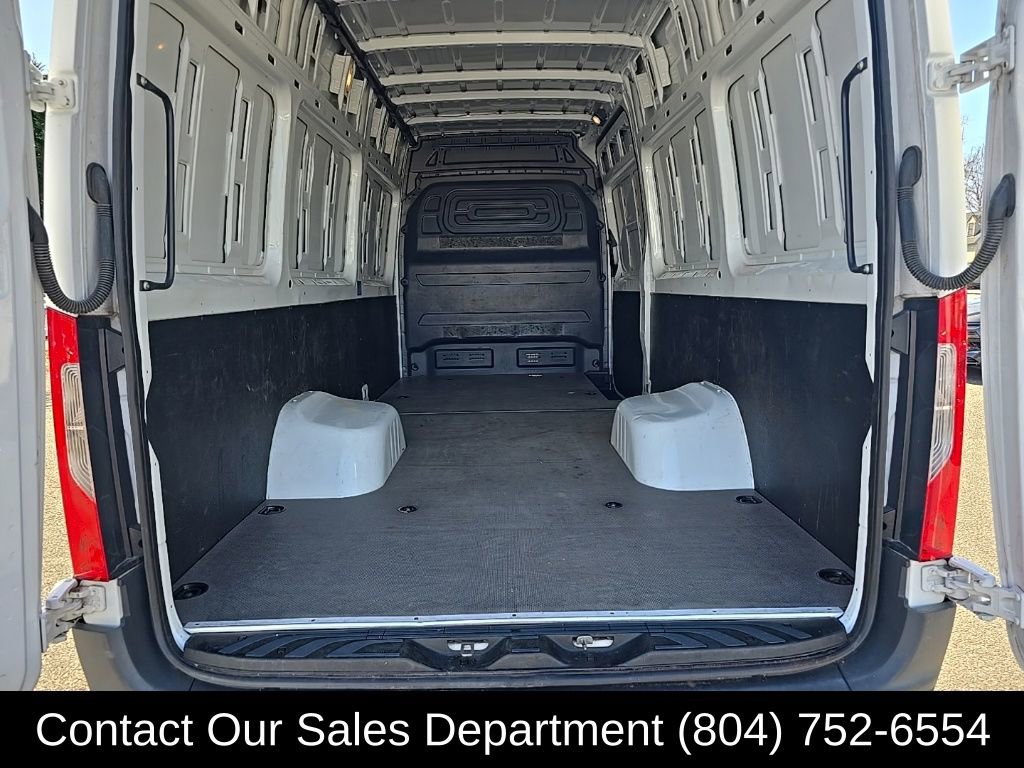 Used 2020 Freightliner Sprinter 3500 image 14