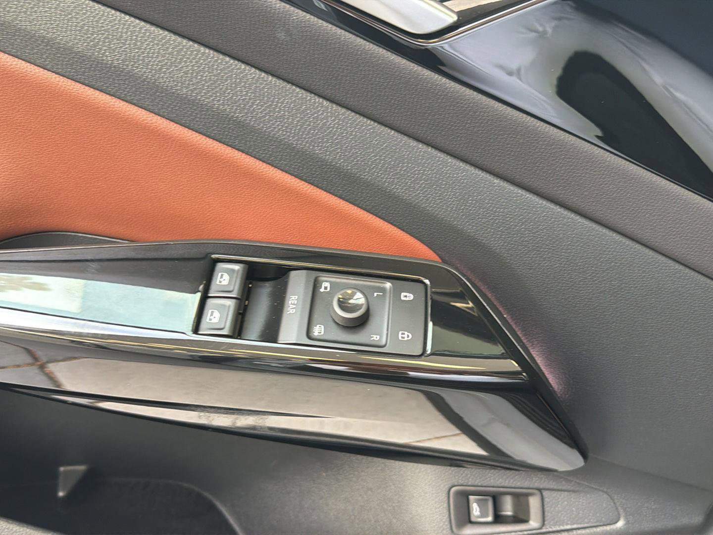 Certified 2022 Volkswagen ID.4 Pro S w/ Gradient Package image 23