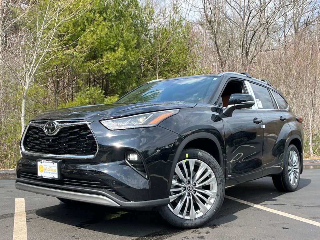 New 2026 Toyota Highlander Platinum