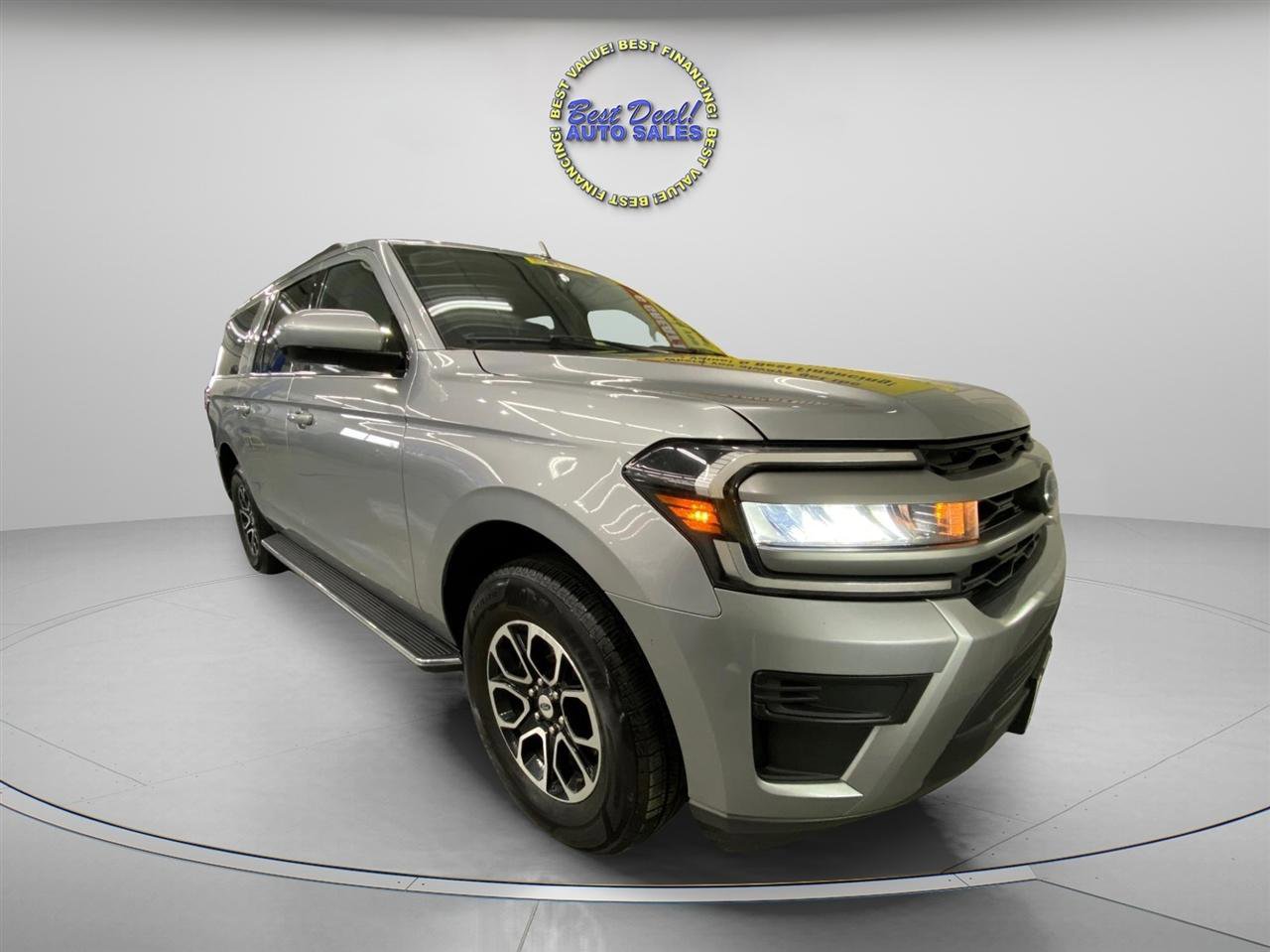 Used 2023 Ford Expedition Max XLT image 7