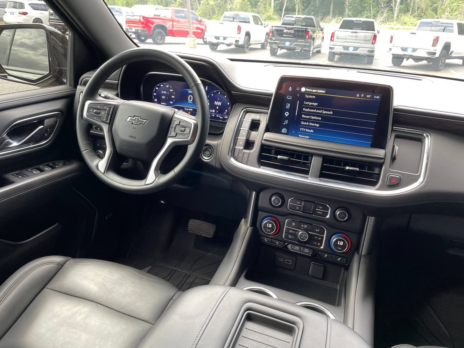 Used 2024 Chevrolet Suburban Z71 w/ Luxury Package AWD/4WD image 37