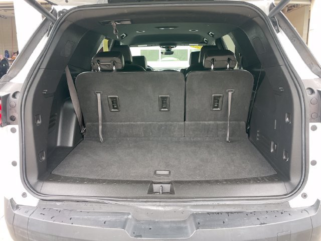 Used 2023 Chevrolet Traverse RS AWD/4WD image 32
