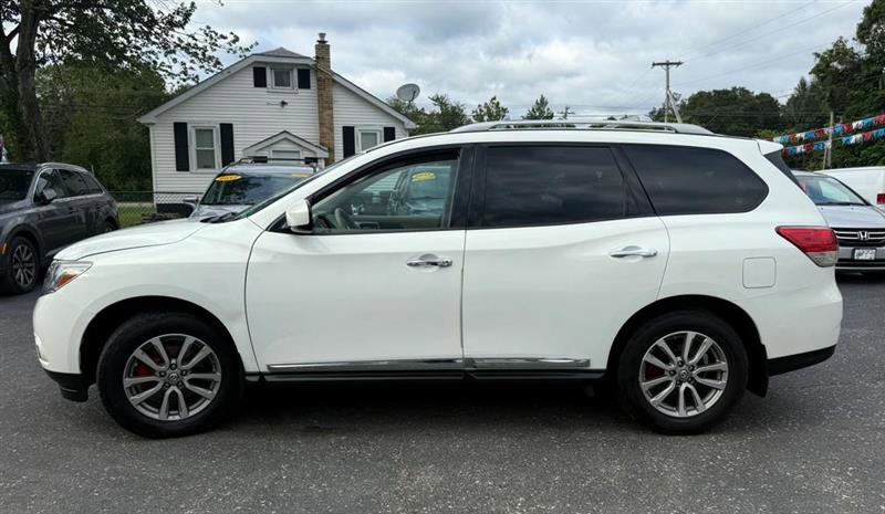 Used 2014 Nissan Pathfinder SL w/ Cargo Package image 9