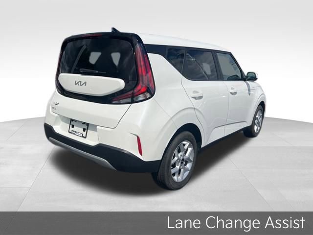 Certified 2025 Kia Soul LX w/ LX Technology Package FWD image 8