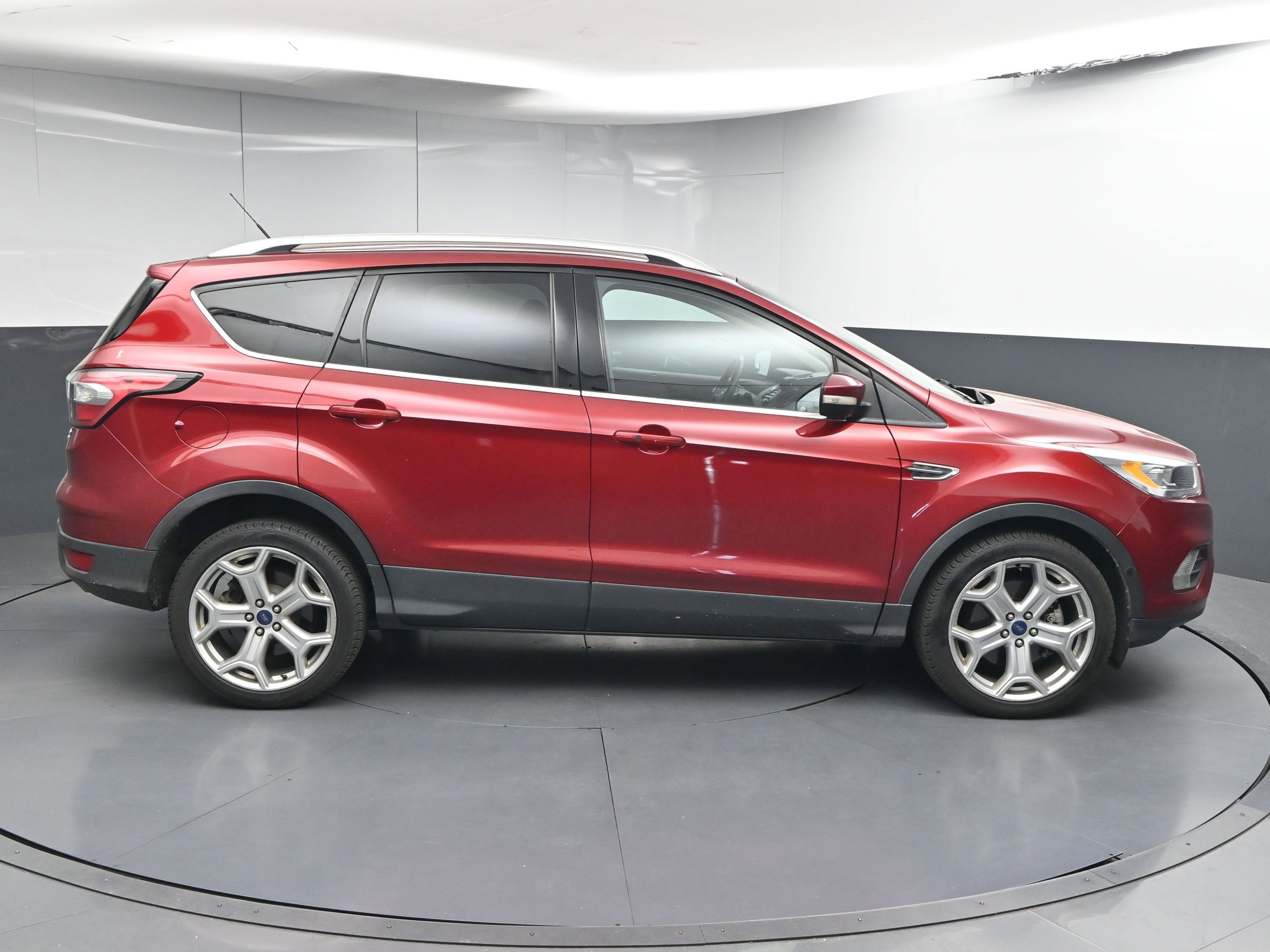 Used 2017 Ford Escape Titanium w/ Equipment Group 301A image 9