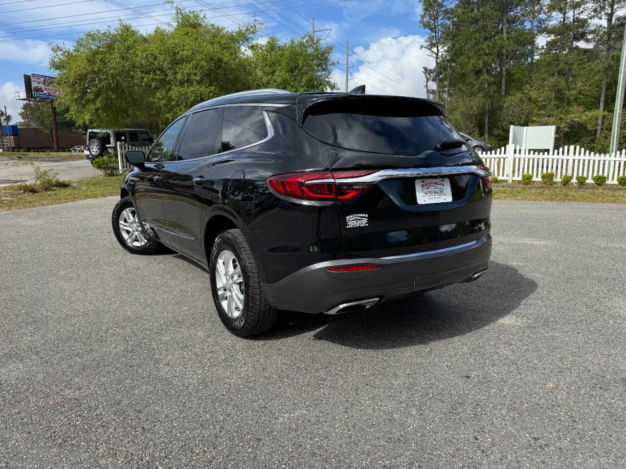 Used 2020 Buick Enclave Essence image 35