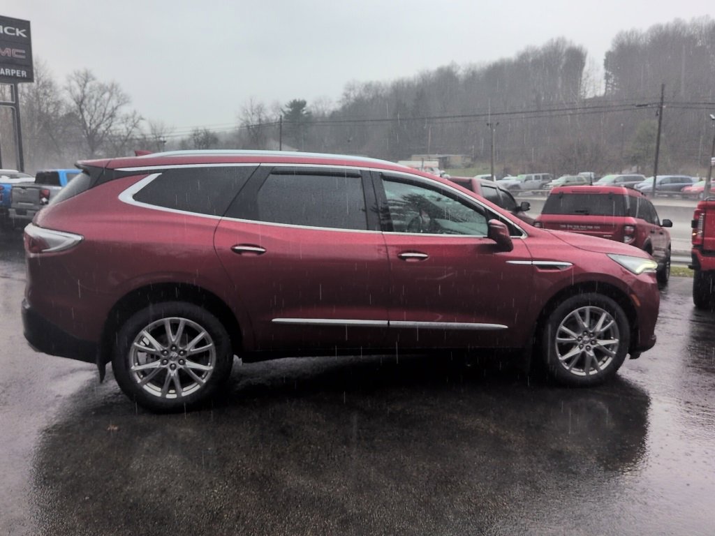 Used 2024 Buick Enclave Essence w/ Experience Buick Package image 3